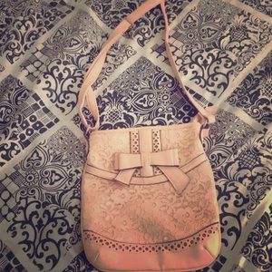 Laced floral bow tie purse 👛